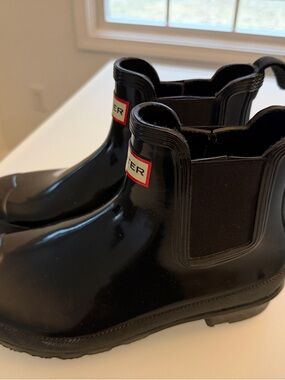 Hunter Black Chelsea Rain Boots with Red Logo